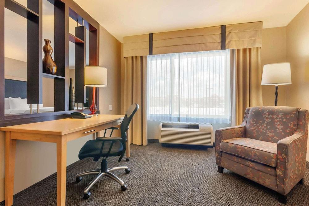 SpringHill Suites by Marriott Fort Collins photo 14