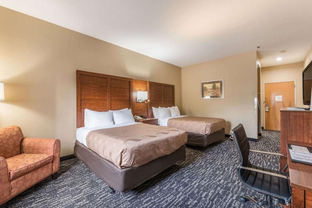 Quality Inn & Suites Hendersonville - Flat Rock photo 65
