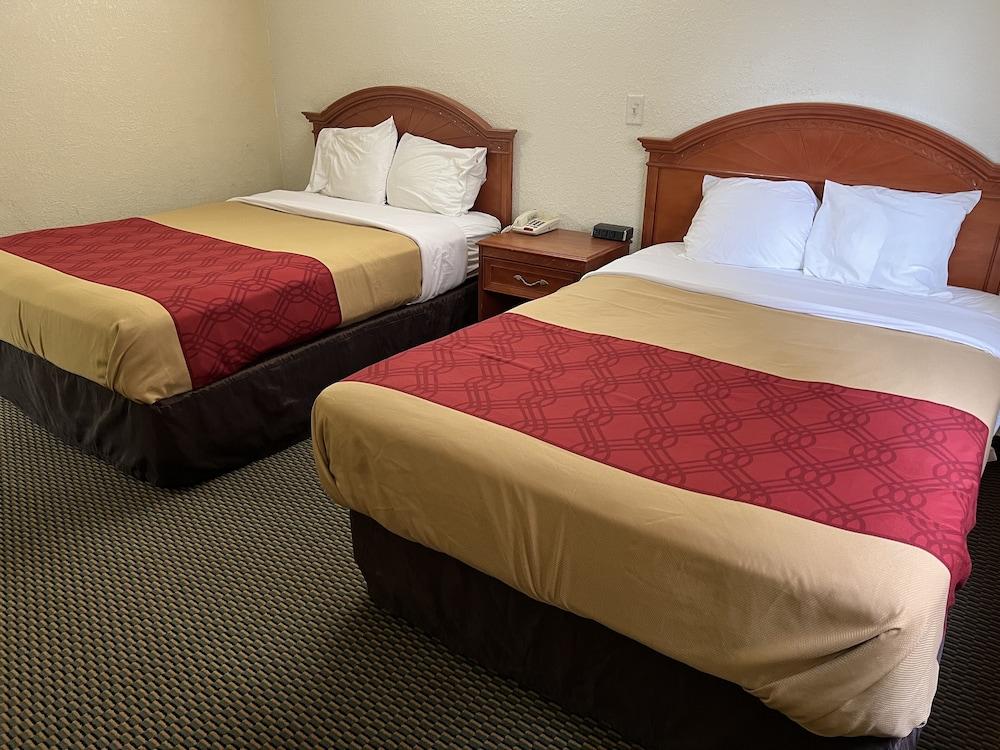 Express Inn & Suites photo 24