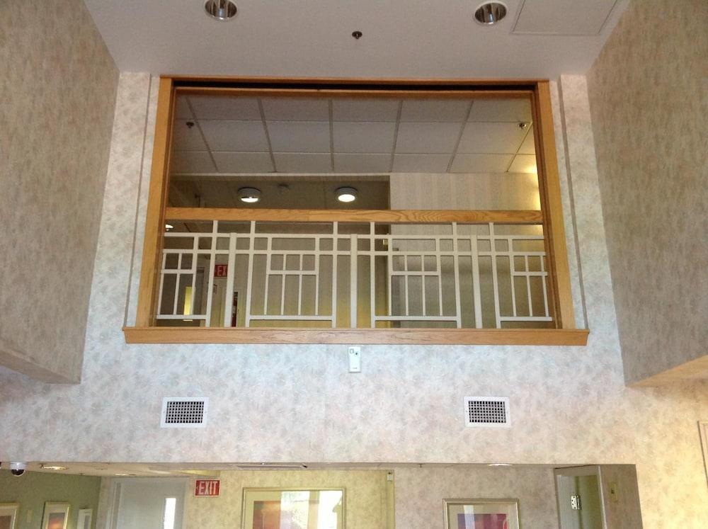 Plano Inn & Suites photo 36