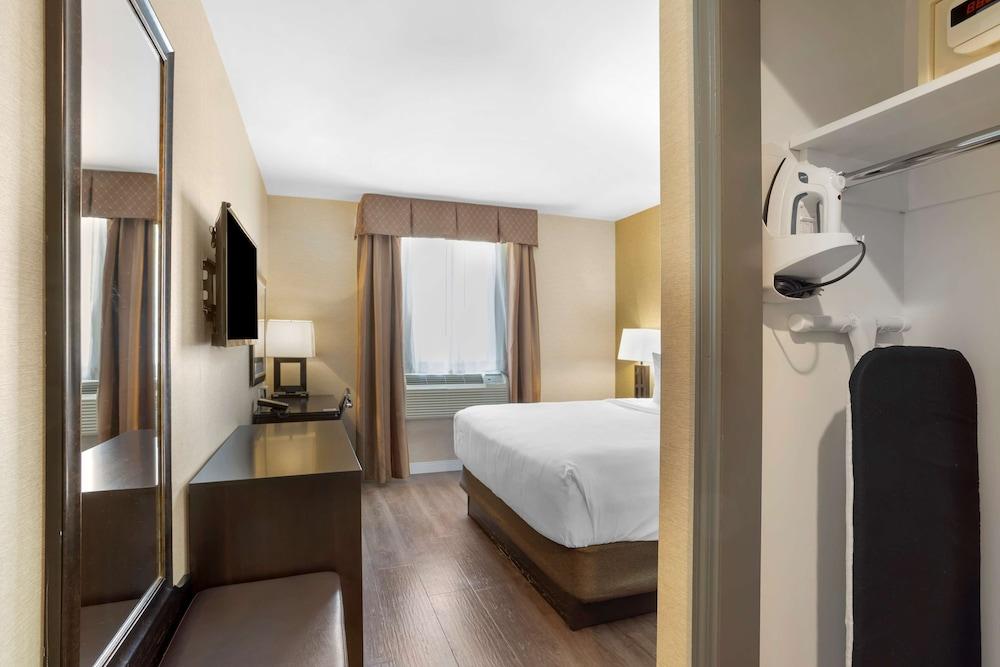 Best Western Plus Plaza Hotel photo 12