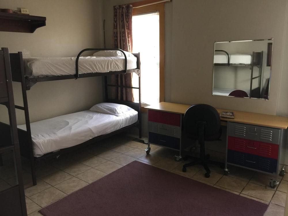 Avenues Hostel photo 29