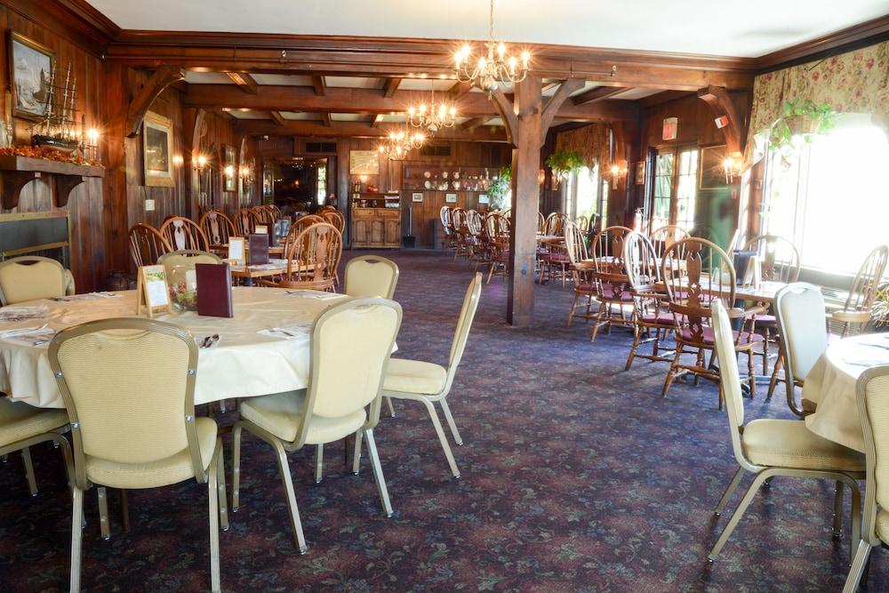 Lamie's Inn and The Old Salt Restaurant photo 32