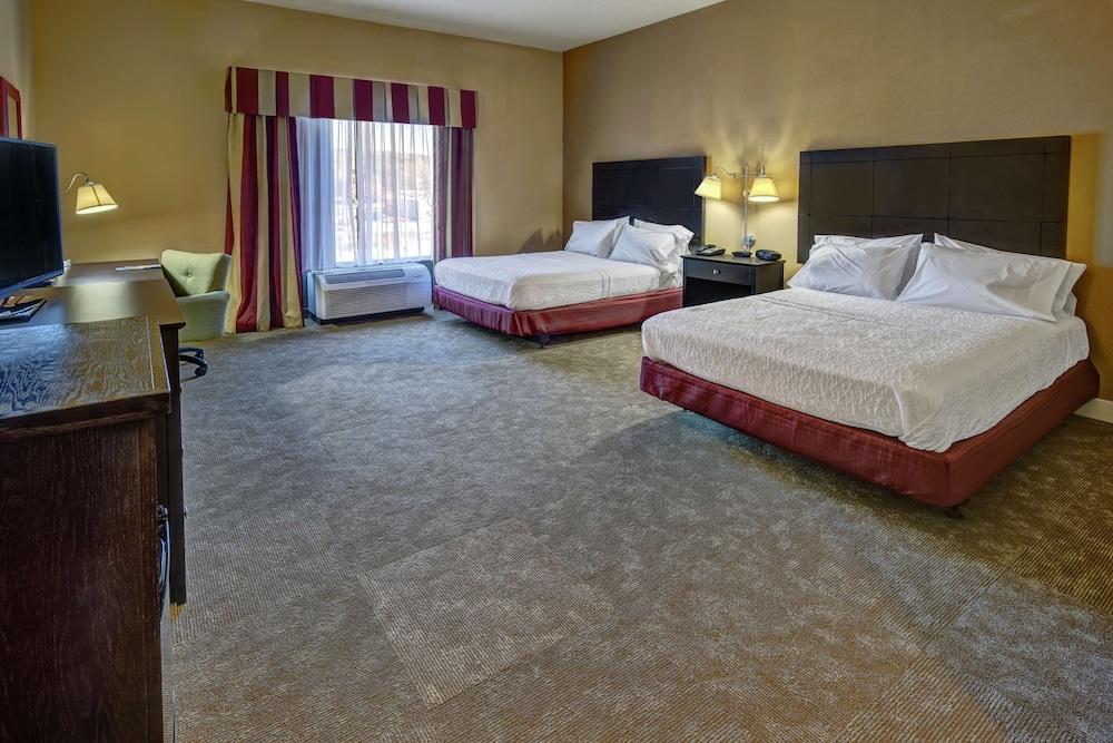 Hampton Inn Jacksonville-Anniston Area photo 25