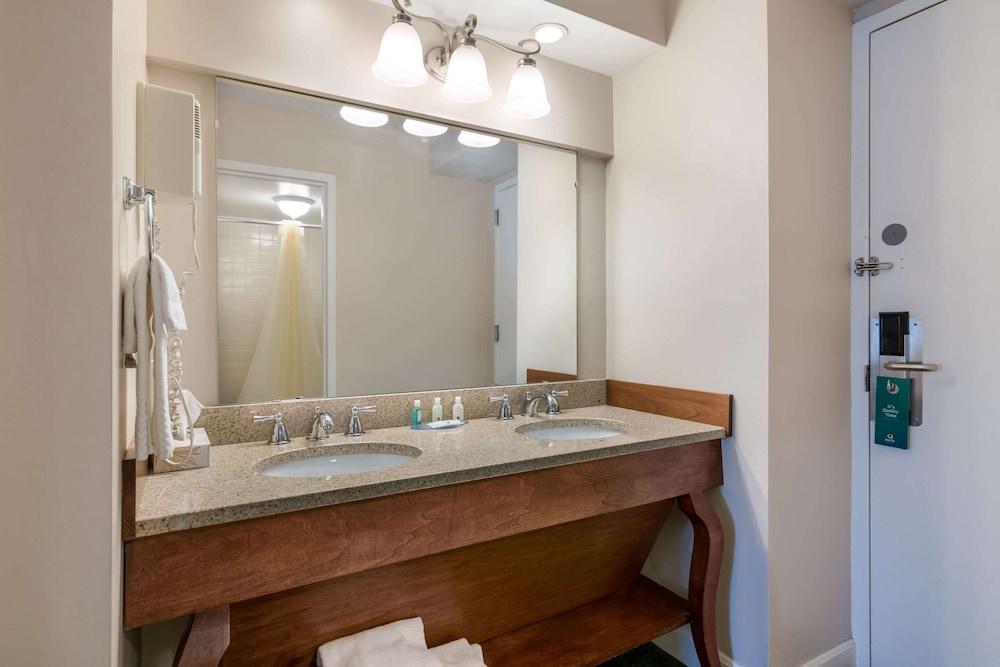 Quality Inn & Suites Auburn I-95 photo 10