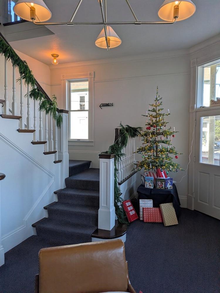 Tomales Hotel photo 22
