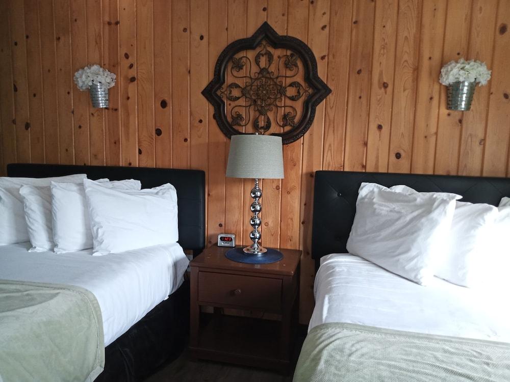 Lamplighter Cabins & Suites photo 36