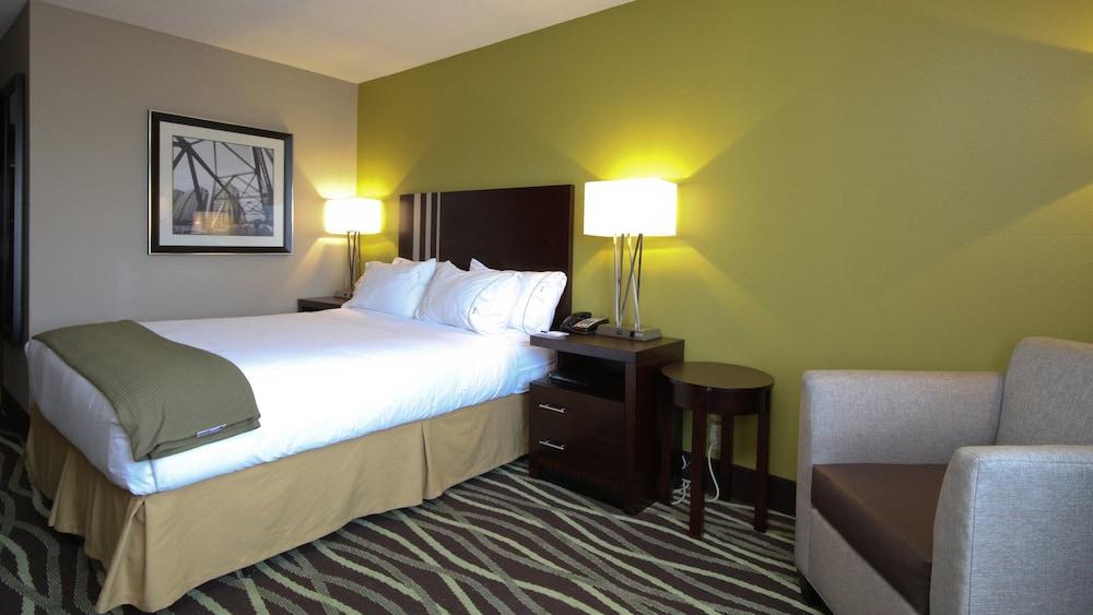 Holiday Inn Express Marshall by IHG photo 3