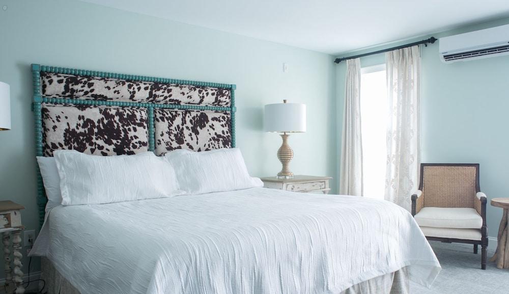 Carriage House Inn photo 2