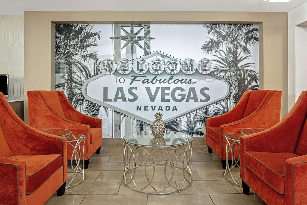 La Quinta Inn & Suites by Wyndham Las Vegas Red Rock photo 3