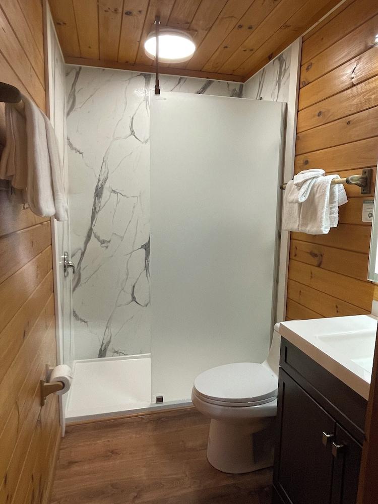 Lake Crest Inn photo 44