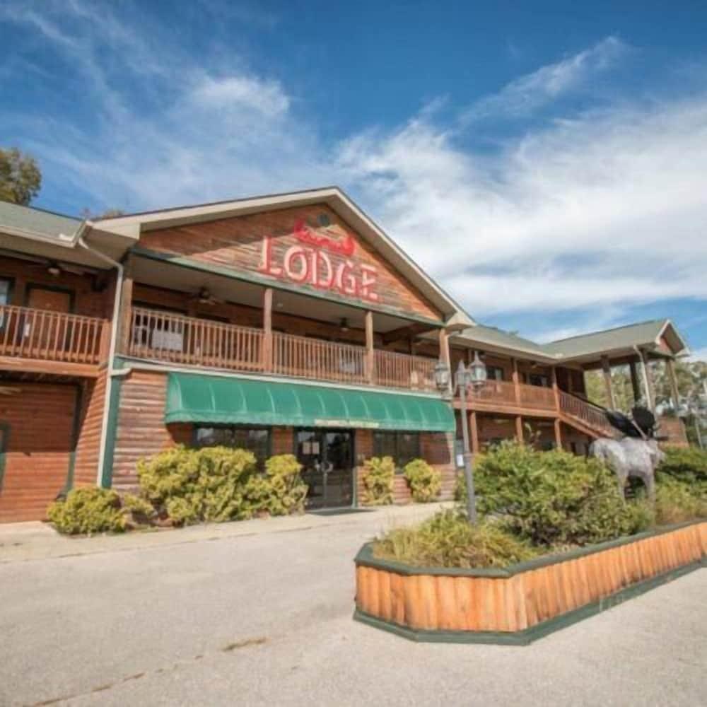Bullwinkles Rustic Lodge photo 24