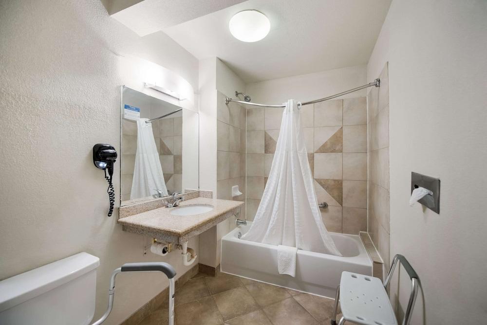 Quality Inn & Suites Lufkin photo 19