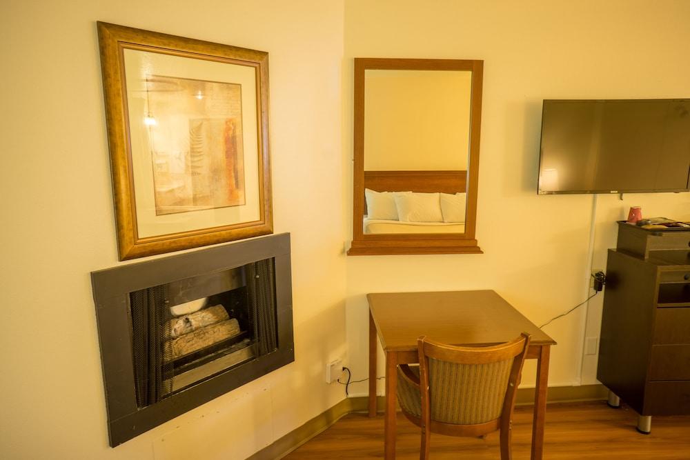 Sunnyside Inn & Suites photo 31