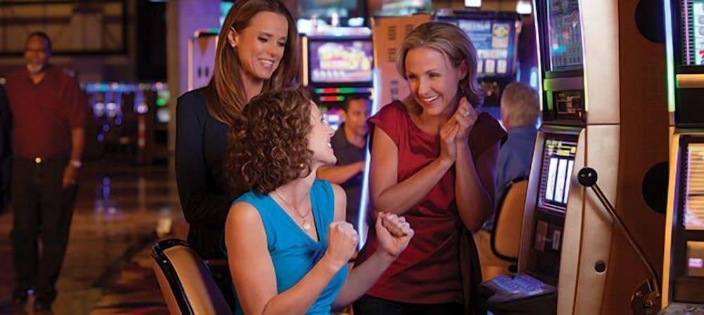 Hollywood Casino Joliet photo 38
