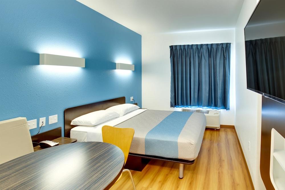 Motel 6 Poplar Bluff, MO photo 68
