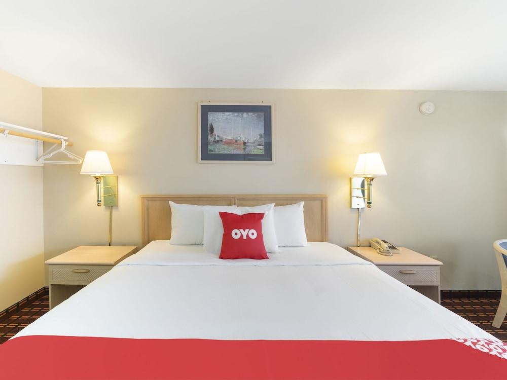 OYO Hotel Starlite Seneca Falls photo 5