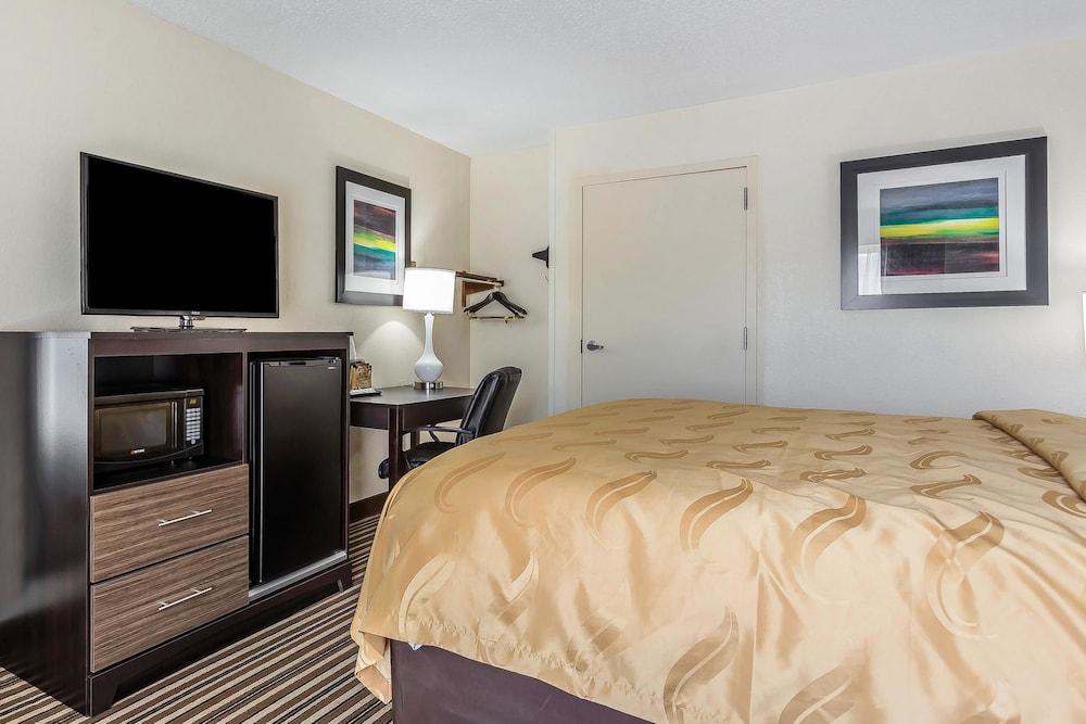 Quality Inn Pinehurst Area photo 23