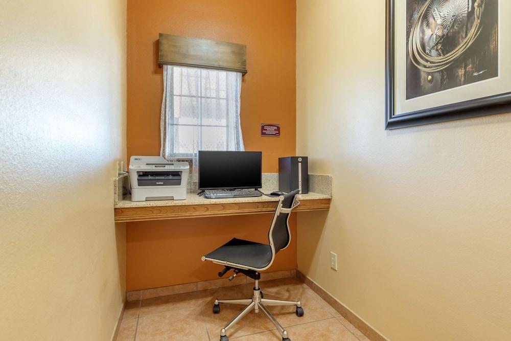Best Western Windwood Inn & Suites photo 32