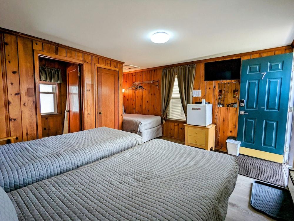 Riverside Motel photo 17