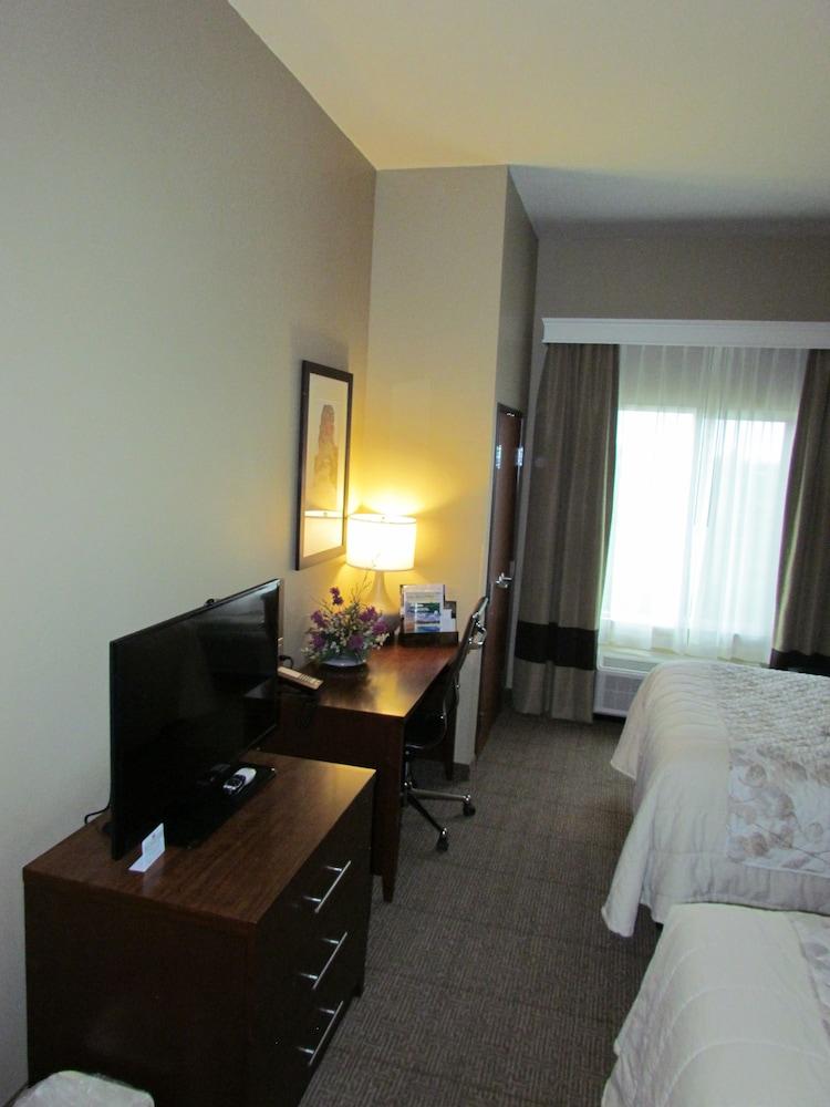 Heartland Inn and Suites photo 18