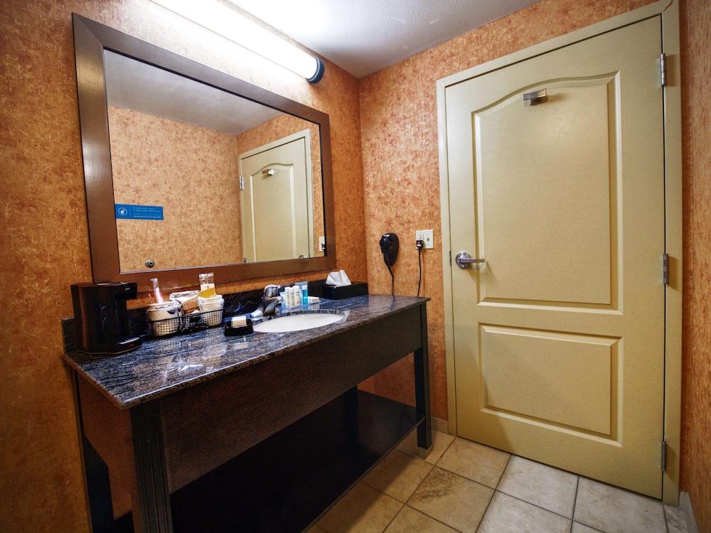 Hampton Inn & Suites Elk City photo 16