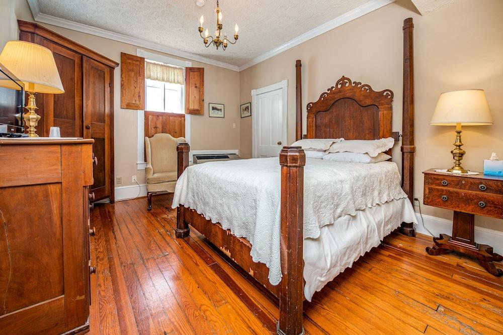 Wayside Inn photo 28