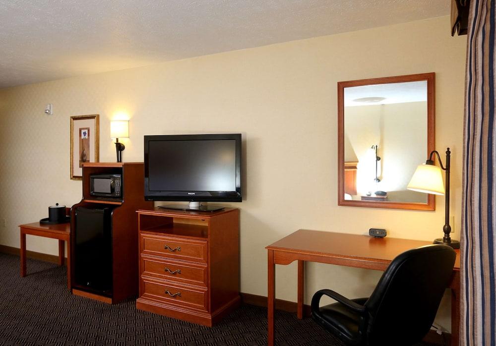 Hampton Inn Waterloo Cedar Valley photo 54