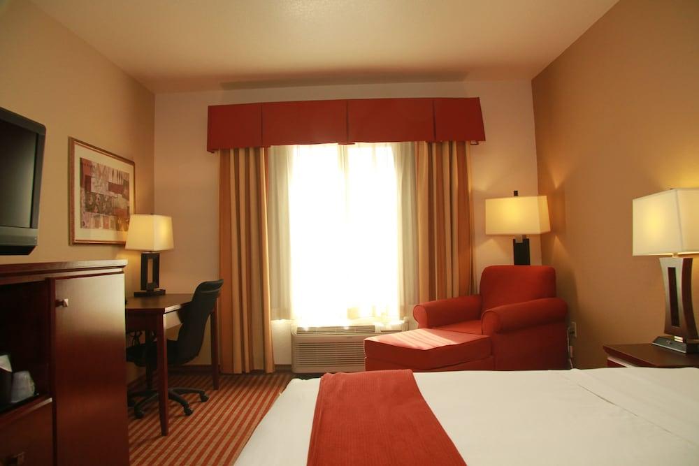 Holiday Inn Express Amarillo South by IHG photo 3