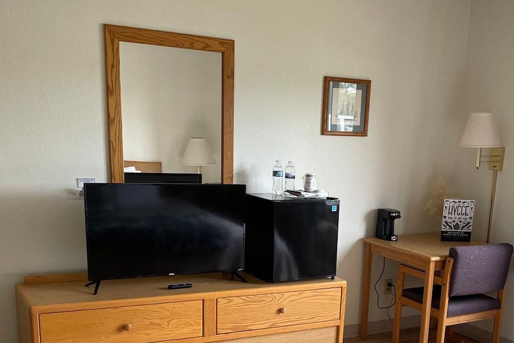 Hygge Inn & Suites photo 6