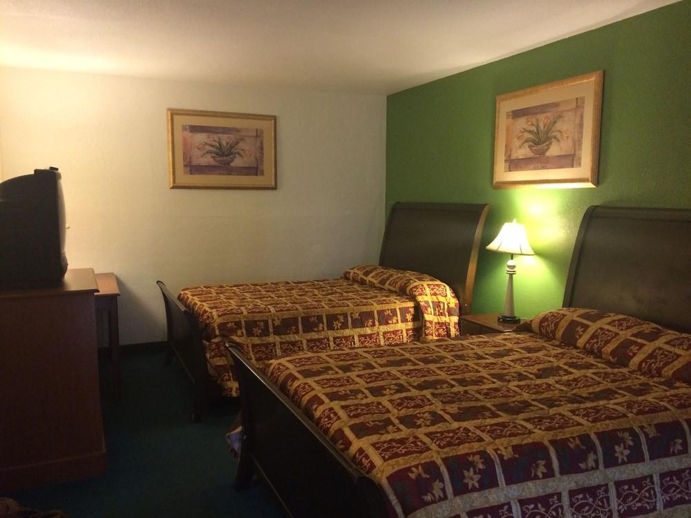 Budget Inn and Suites El Centro photo 11