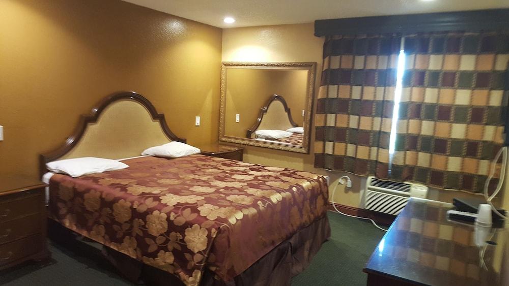 Central Inn Motel on 41 Street photo 6