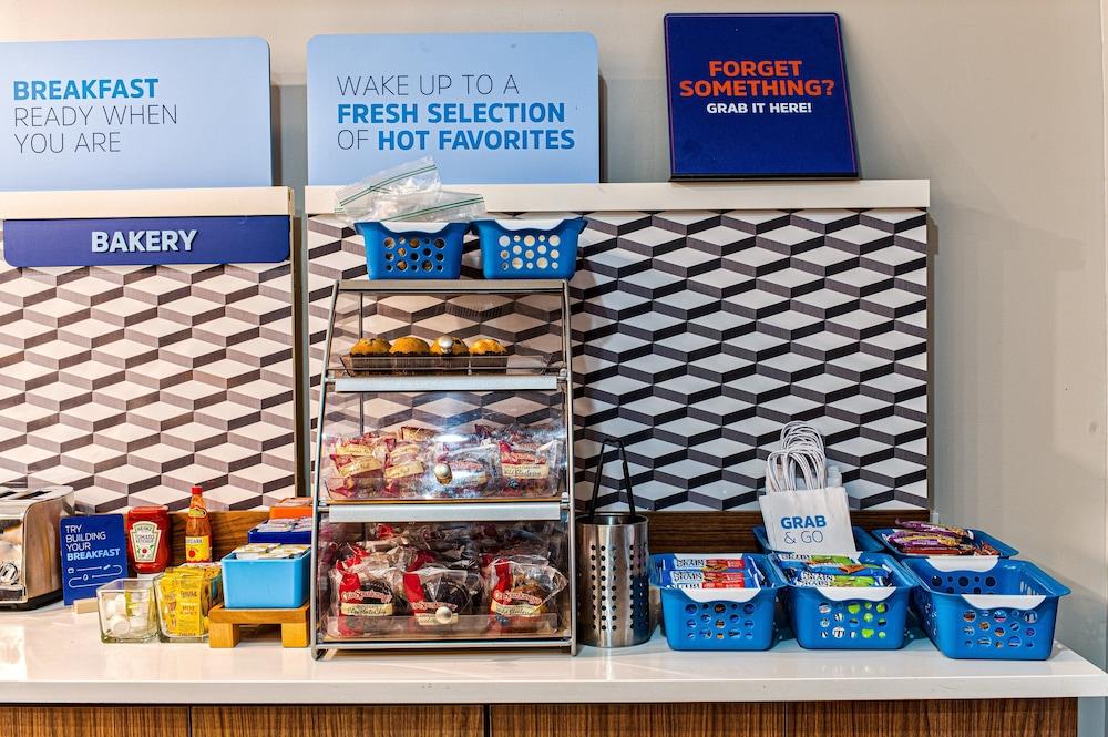 Holiday Inn Express Hotel & Suites Goshen by IHG photo 59