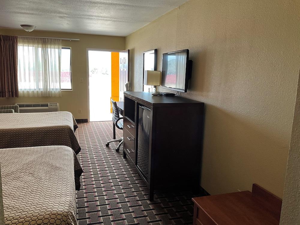 Executive inn & Suites photo 37