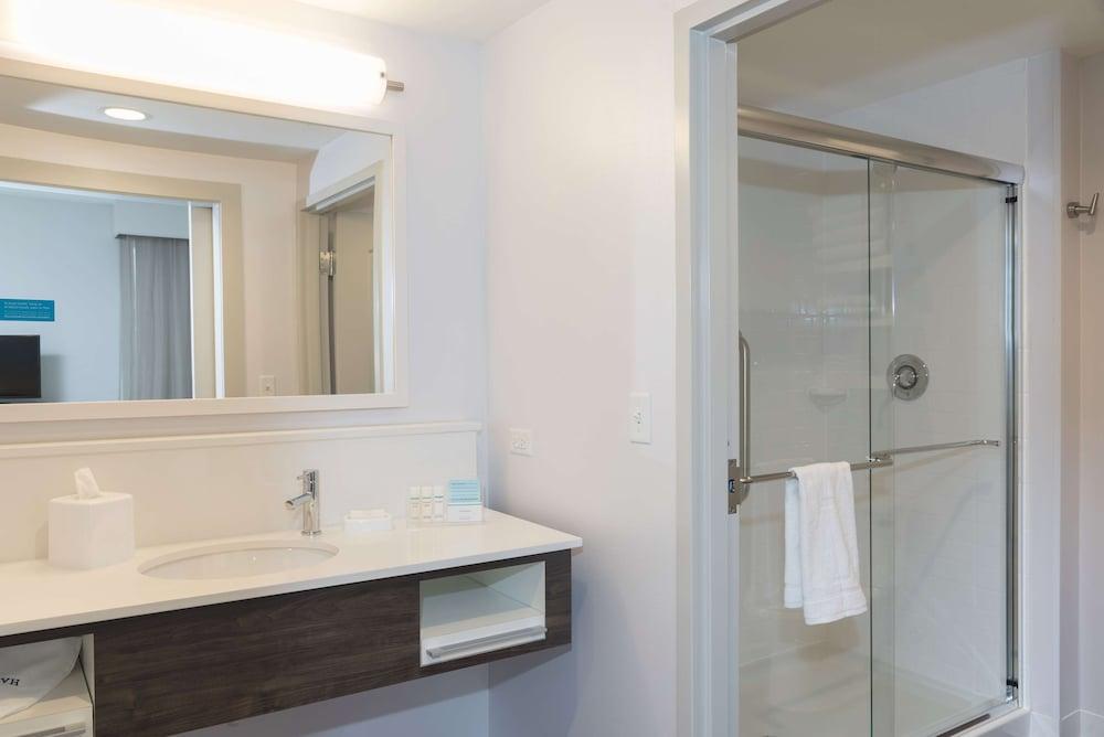 Hampton Inn & Suites Chicago Schaumburg photo 37