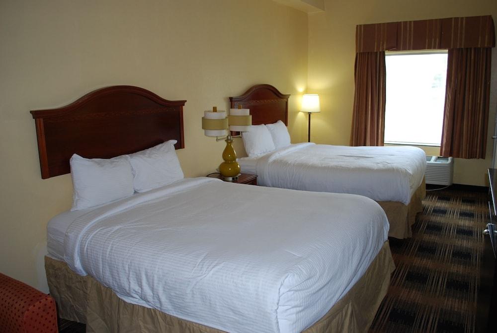 Jameson Inn and Suites Riverdale photo 8