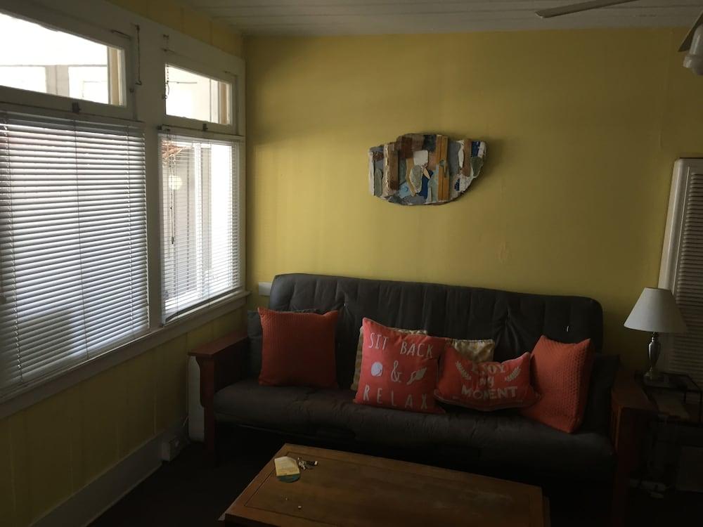 Seacrest Inn photo 79