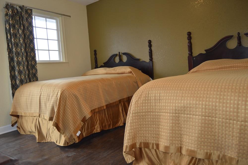 Regency Inn photo 12
