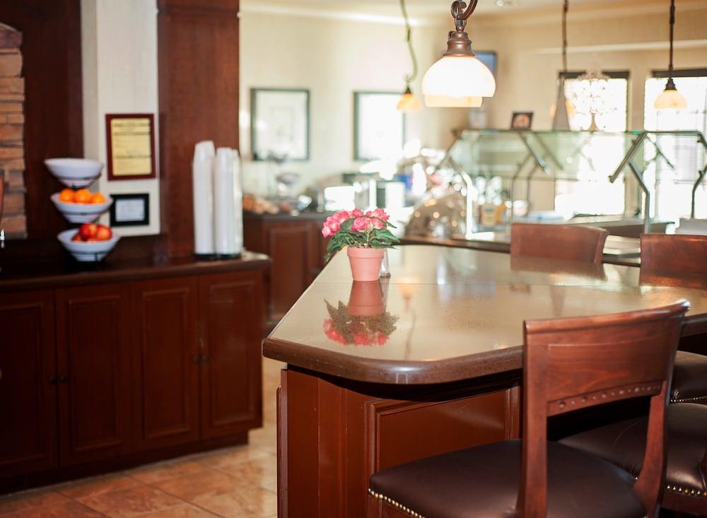 Staybridge Suites Wichita by IHG photo 38