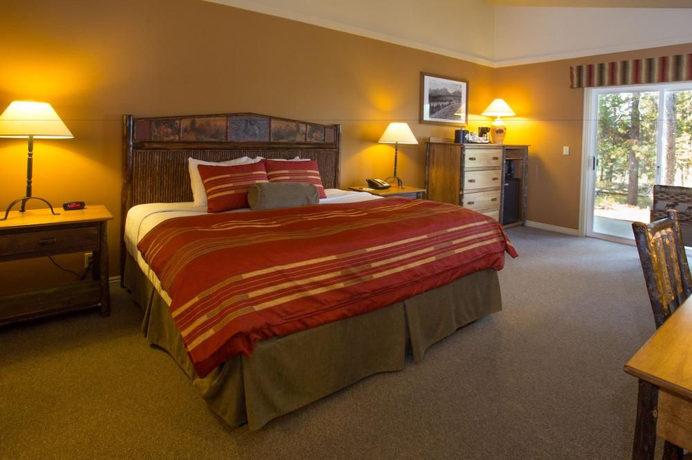 Headwaters Lodge & Cabins at Flagg Ranch photo 8