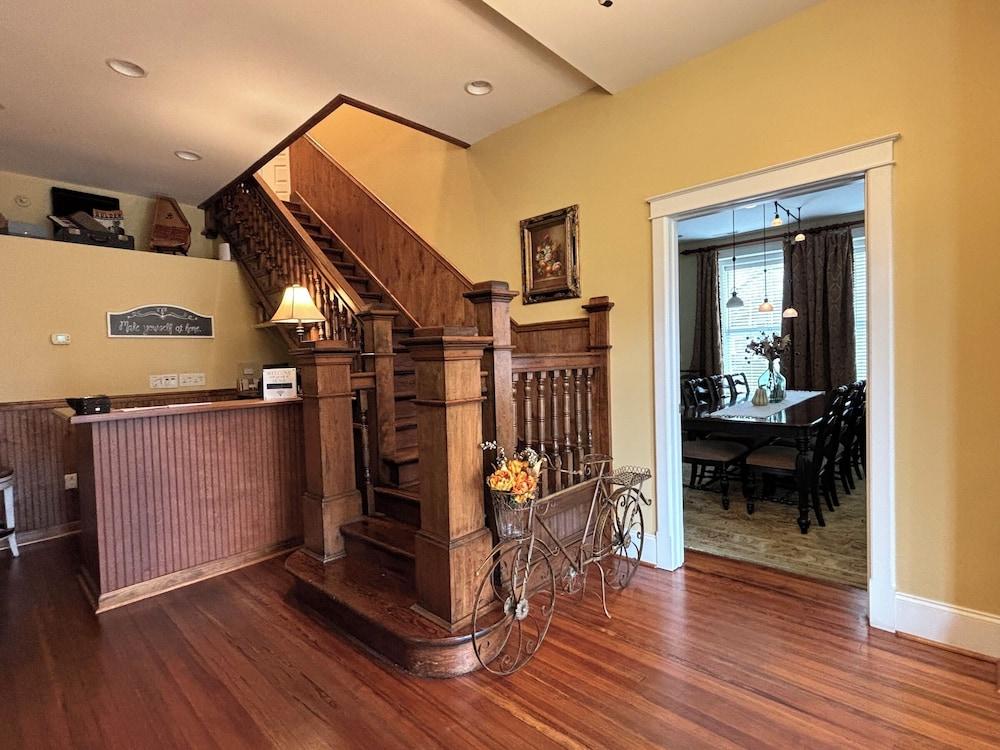 Grand Lux Inn photo 19