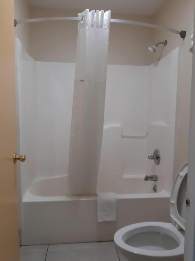 Deerfield Inn photo 32