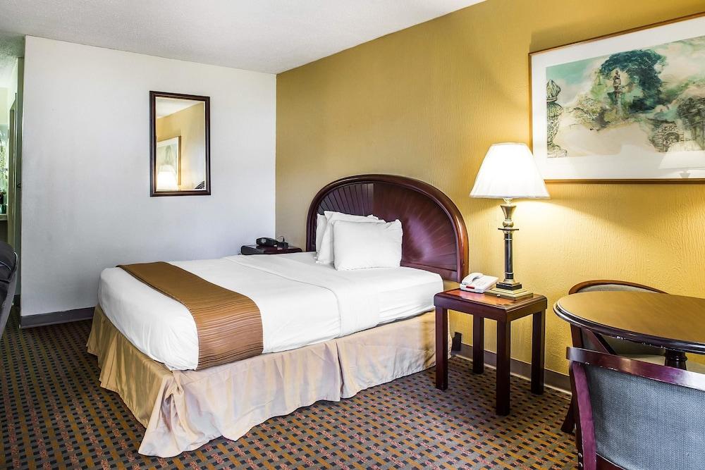 Rodeway Inn & Suites Carrollton photo 20