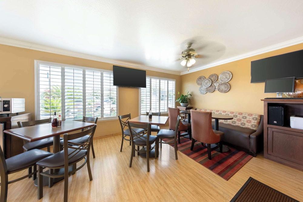 Best Western Hanford Inn photo 38