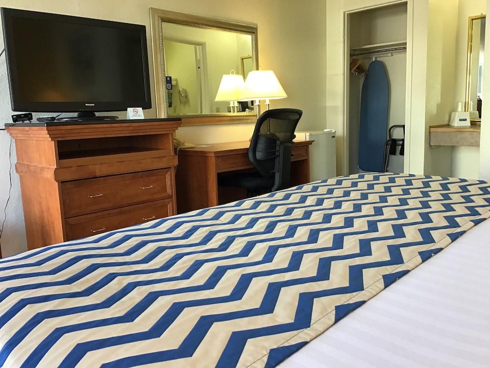 Travelodge by Wyndham Pendleton OR photo 8