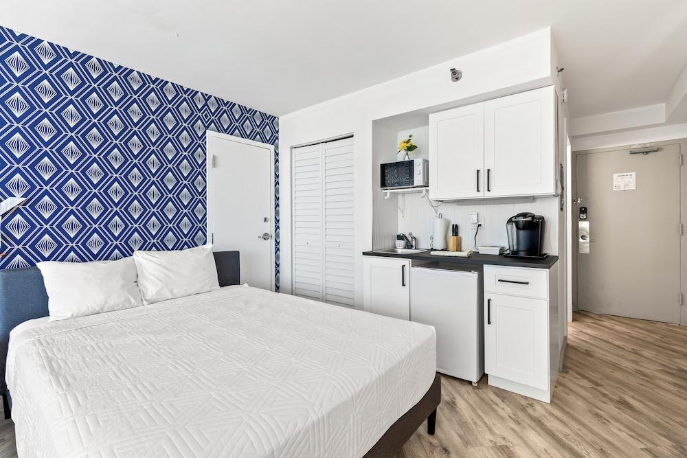 Oceanside Inn Studios by Brightwild photo 75