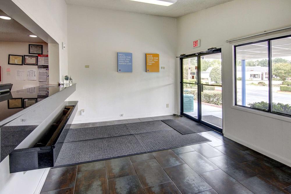 Motel 6 Union City, GA - Atlanta Airport photo 3