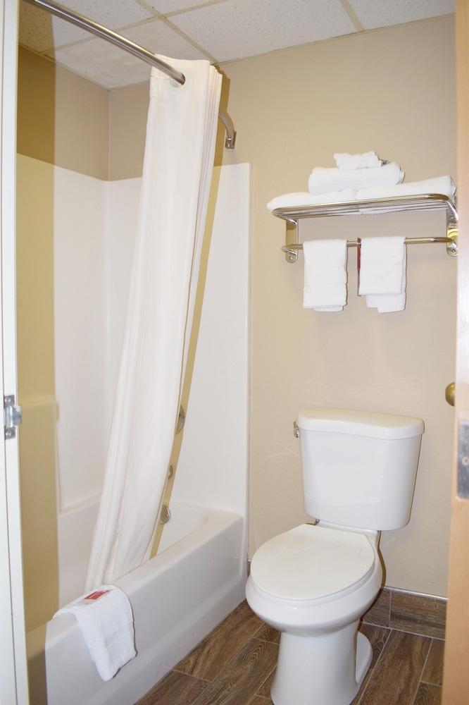 Econo Lodge Shelbyville photo 25
