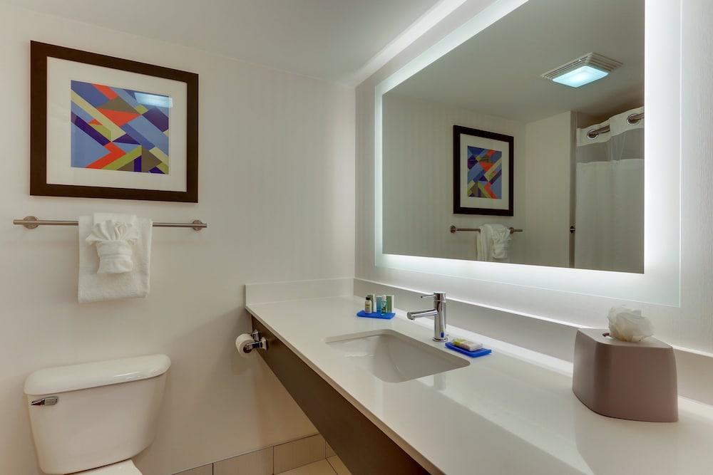 Holiday Inn Express & Suites Troy by IHG photo 22