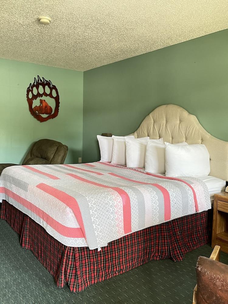The Lodge photo 17